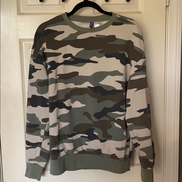 H&M Men’s Camo Sweatshirt SIZE S - Picture 2 of 3